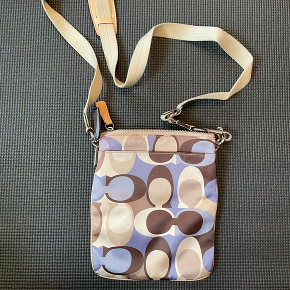 Vintage Coach Crossbody Bag - Picture 2 of 2